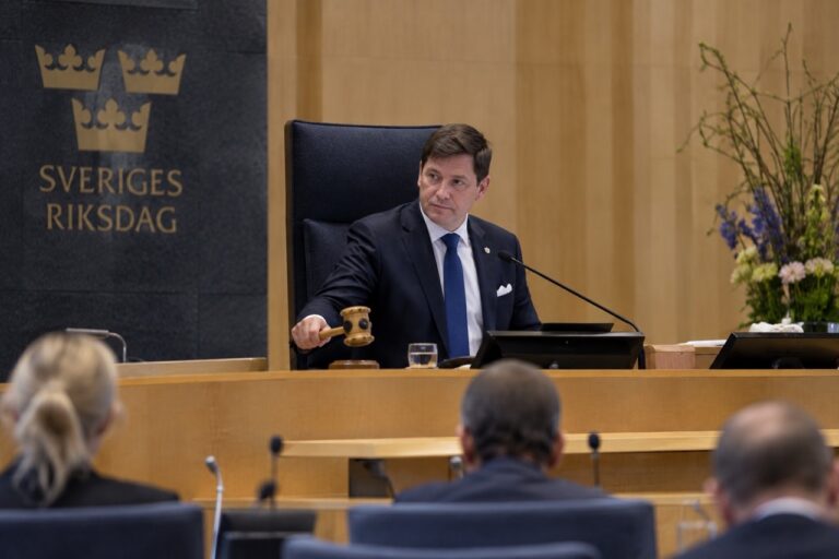 Vad gör talmannen? Så fungerar riksdagens viktigaste opolitiska roll
